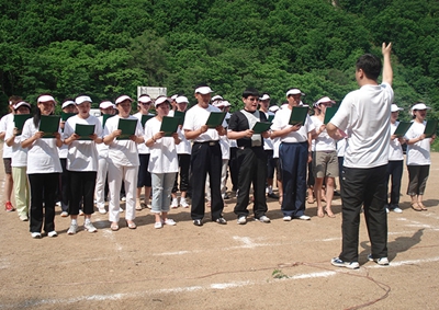 13春游活动.JPG